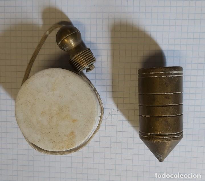 Militaria: Plomada de lat&oacute;n, 8 cm - Foto 2