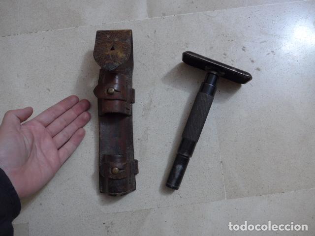 Militaria: ANTIGUO GATO DE MANO MILITAR CON SU TAHALI