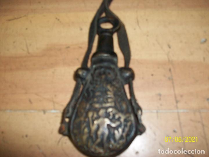 Militaria: ANTIGUA POLVERA DE BRONCE - Foto 3