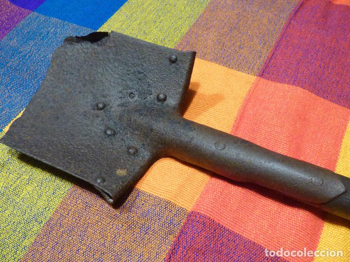 Militaria: Pala de trinchera. - Foto 1