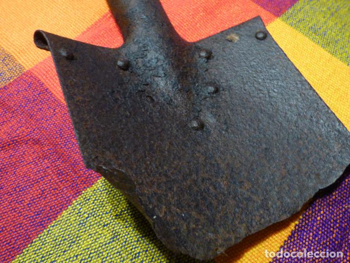 Militaria: Pala de trinchera. - Foto 4