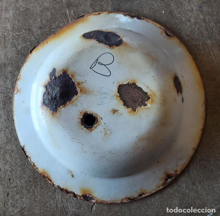 Militaria: Plato de trinchera, perforado de bala - Foto 2