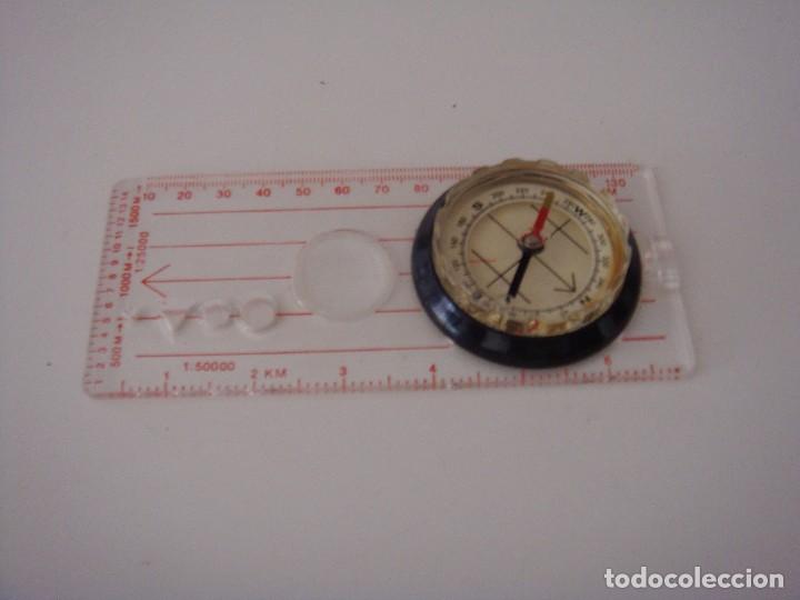 Militaria: BR&Uacute;JULA PARA ORIENTACI&Oacute;N - Foto 2