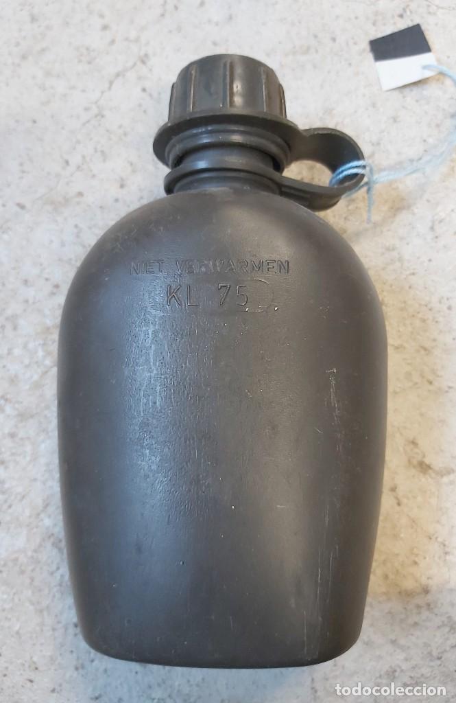 Militaria: Cantimplora de pl&aacute;stico - Foto 1