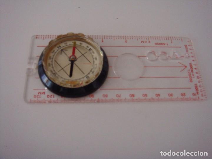 Militaria: BR&Uacute;JULA PARA ORIENTACI&Oacute;N - Foto 2