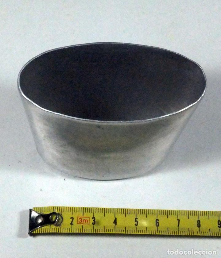 Militaria: ANTIGUO VASO de campa&ntilde;a - Foto 2