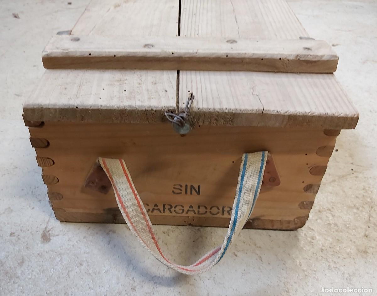 Militaria: Caja de madera, militar - Foto 2