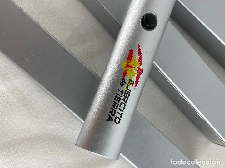 Militaria: linterna ejercito de tierra funcionando - precio de una unidad - Foto 3