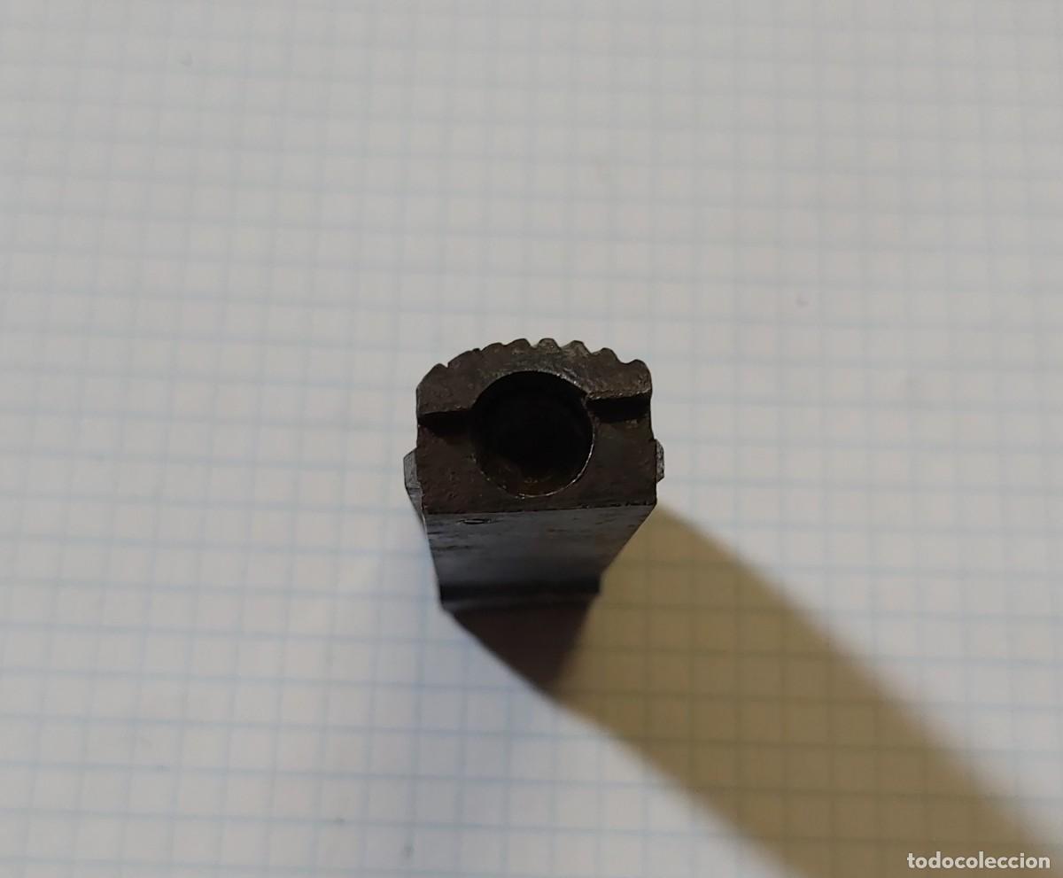 Militaria: Tac&oacute;n de empu&ntilde;adura - Foto 3