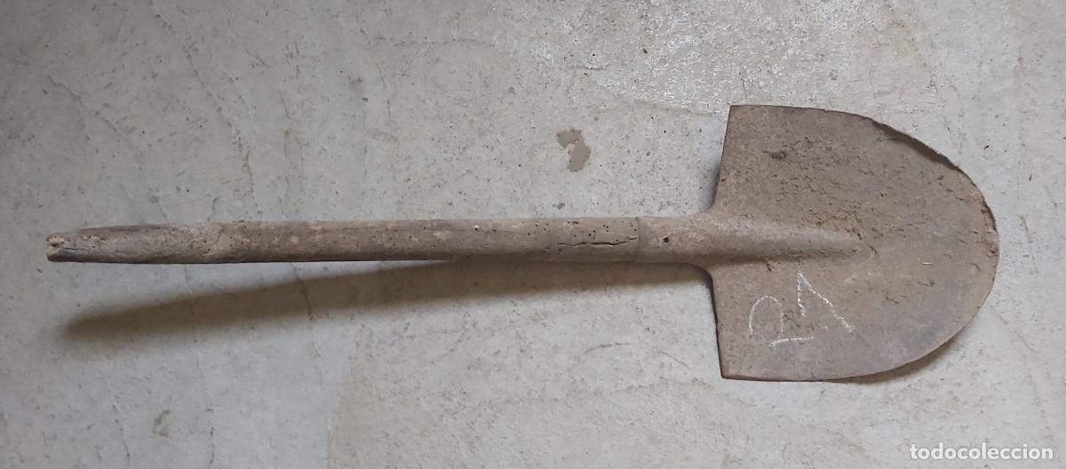 Militaria: Pala de trinchera, incompleta - Foto 1