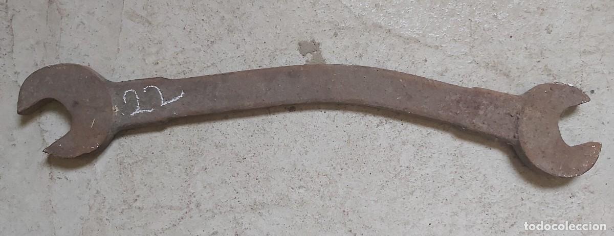 Militaria: Llave inglesa de 58 cm - Foto 1