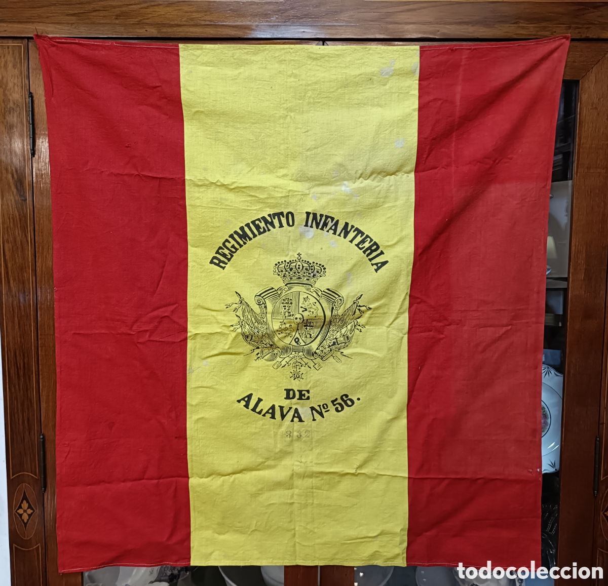 Militaria: MUY RARA BANDERA DE MOCHILA . REGIMIENTO INFANTERIA DE ALAVA N&deg; 56