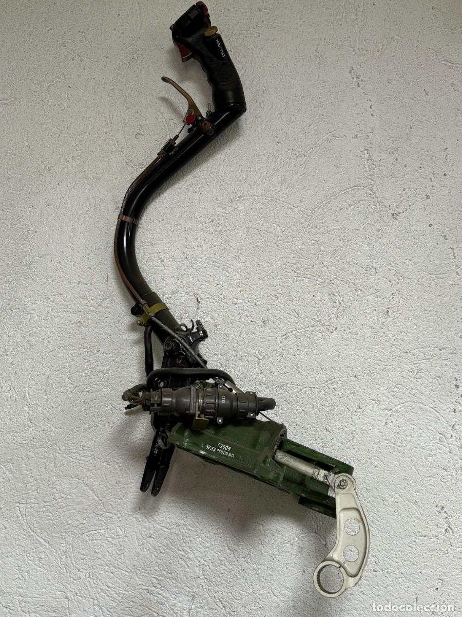 Militaria: mando ciclico de helicoptero - Foto 1