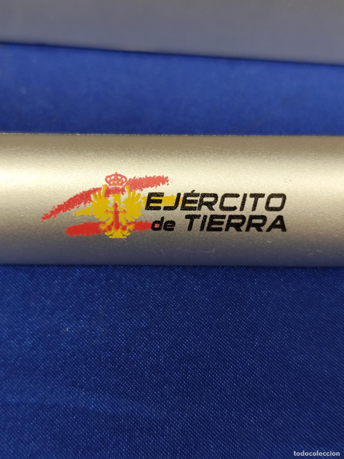 Militaria: LINTERNA EJERCITO TIERRA - Foto 2