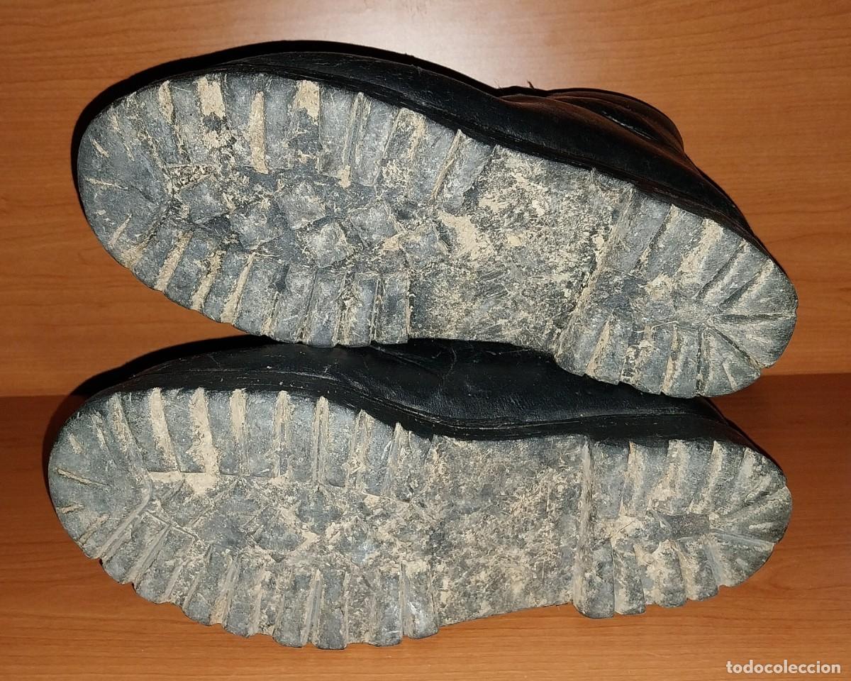Militaria: Ej&eacute;rcito Espa&ntilde;ol. Botas de Monta&ntilde;a - Foto 2