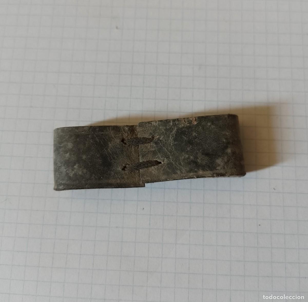 Militaria: Trebilla de cuero, 5cm - Foto 2