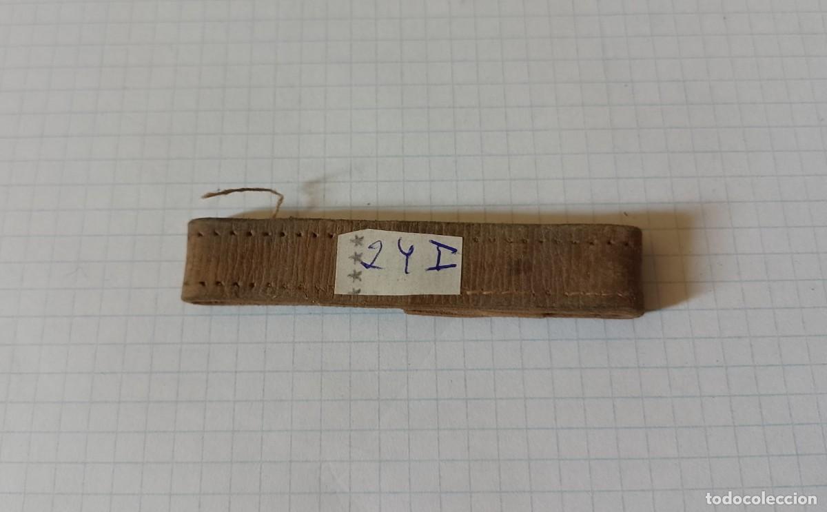 Militaria: Trebilla de cuero, 6cm - Foto 1