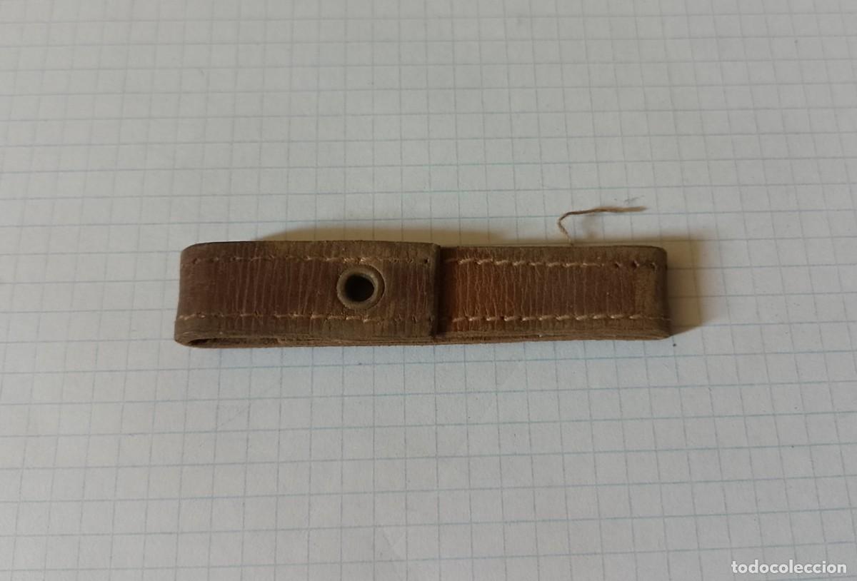 Militaria: Trebilla de cuero, 6cm - Foto 2