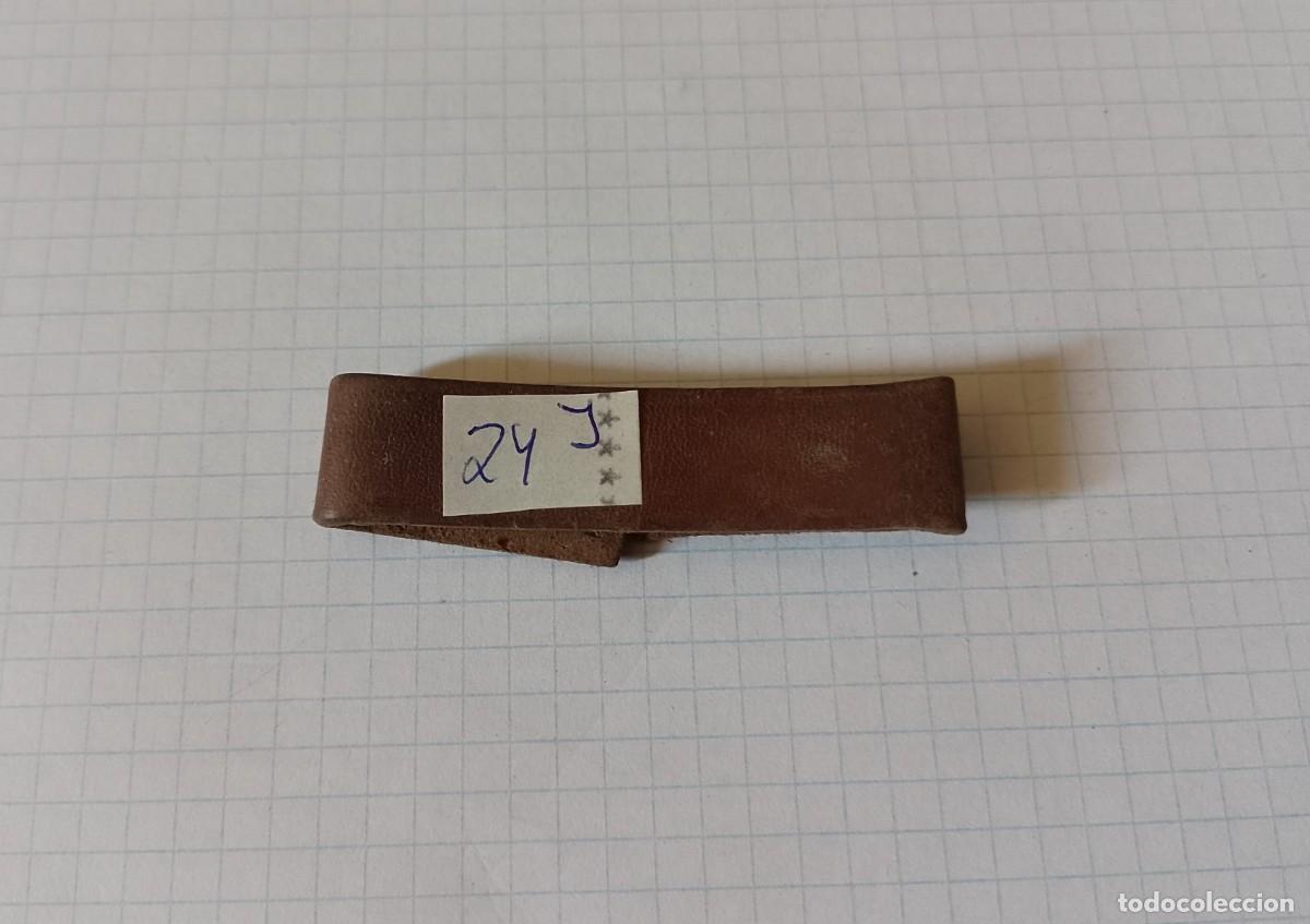 Militaria: Trebilla de cuero, 5cm - Foto 1