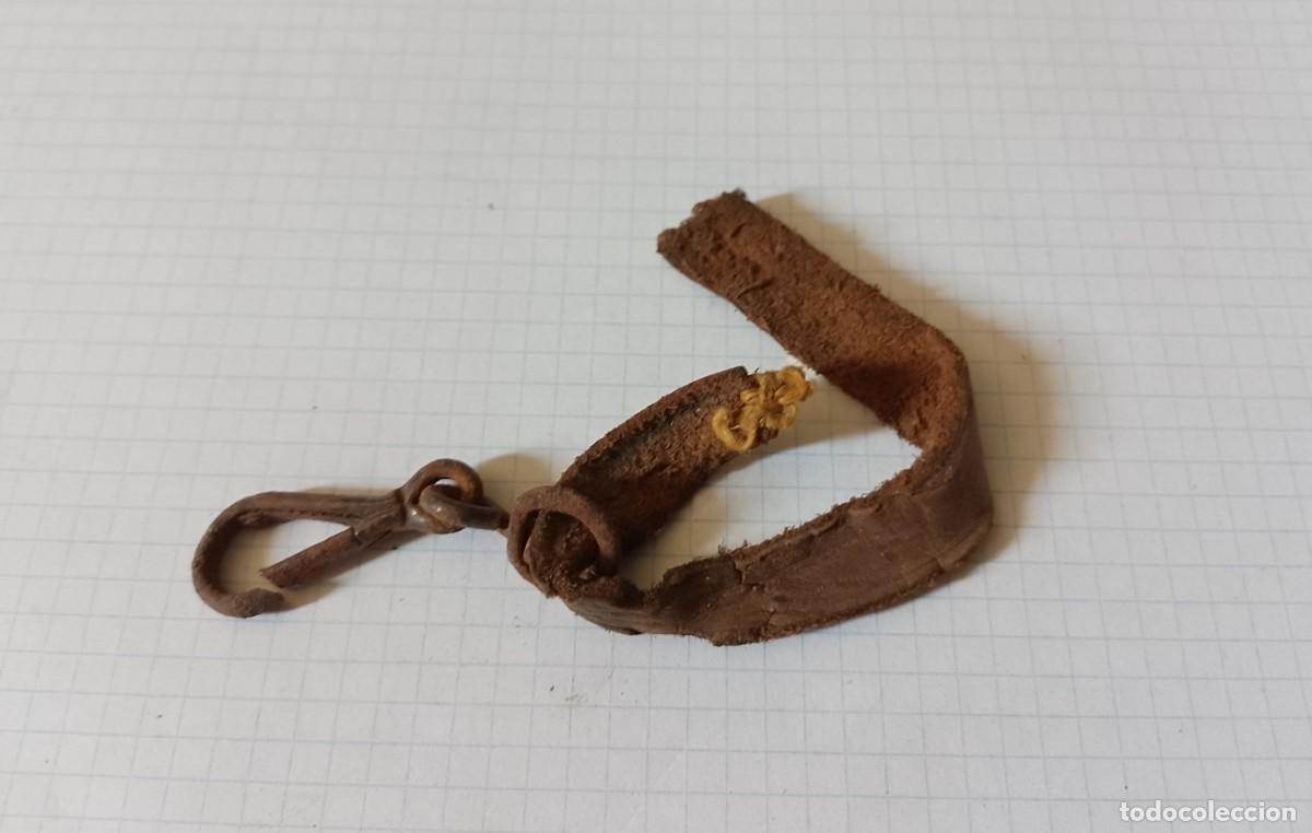 Militaria: Resto de correaje de cantimplora, Guerra civil - Foto 2
