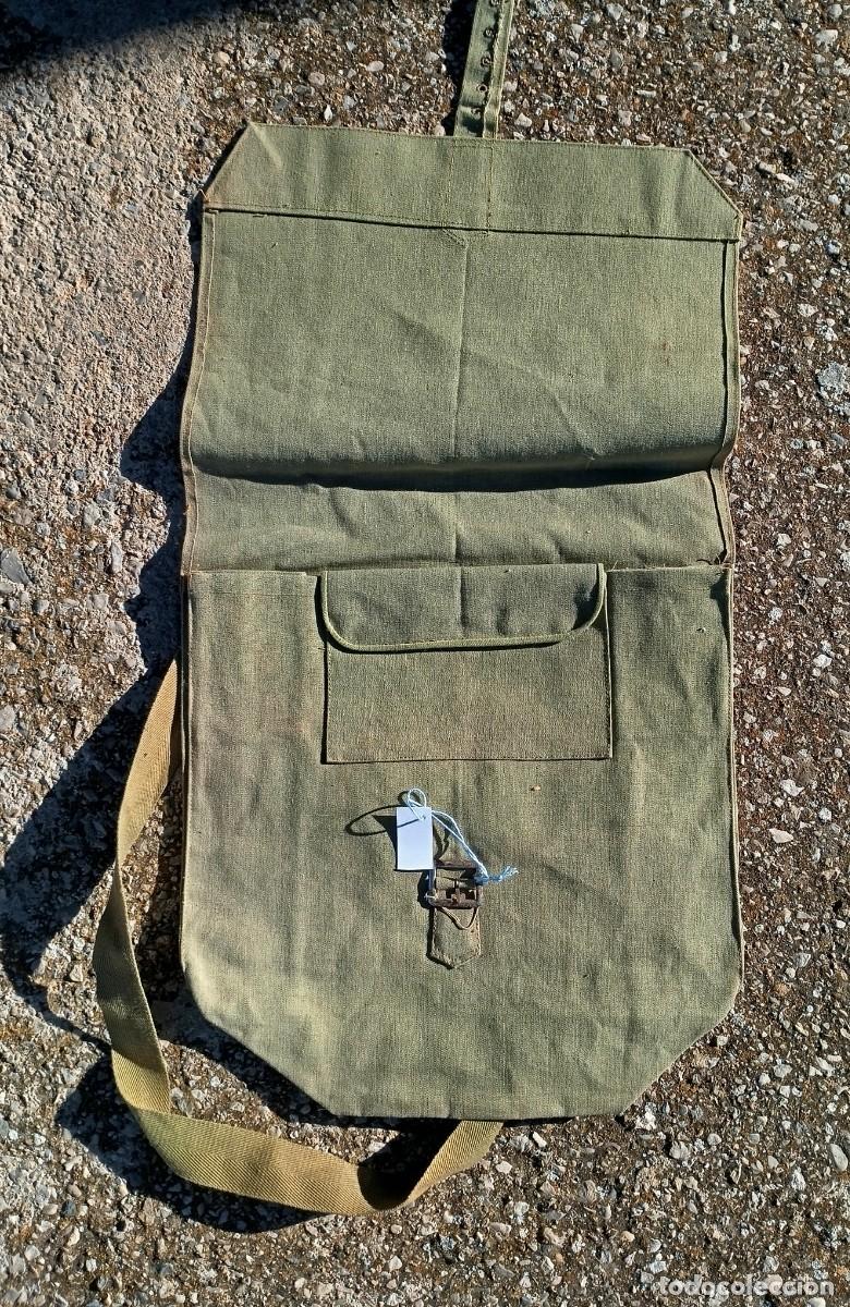 Militaria: Macuto de costado, oficial - Foto 2