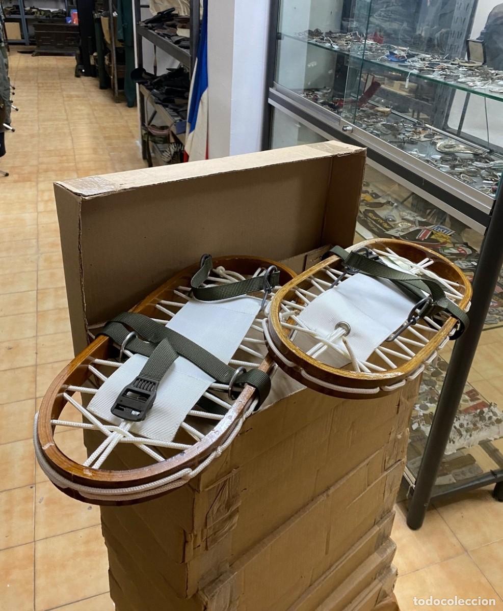 Militaria: PAREJA DE RAQUETAS DE NIEVE DEL EJ&Eacute;RCITO ESPA&Ntilde;OL PARA TROPAS DE MONTA&Ntilde;A A&Ntilde;OS 60 EN ESTADO NUEVO