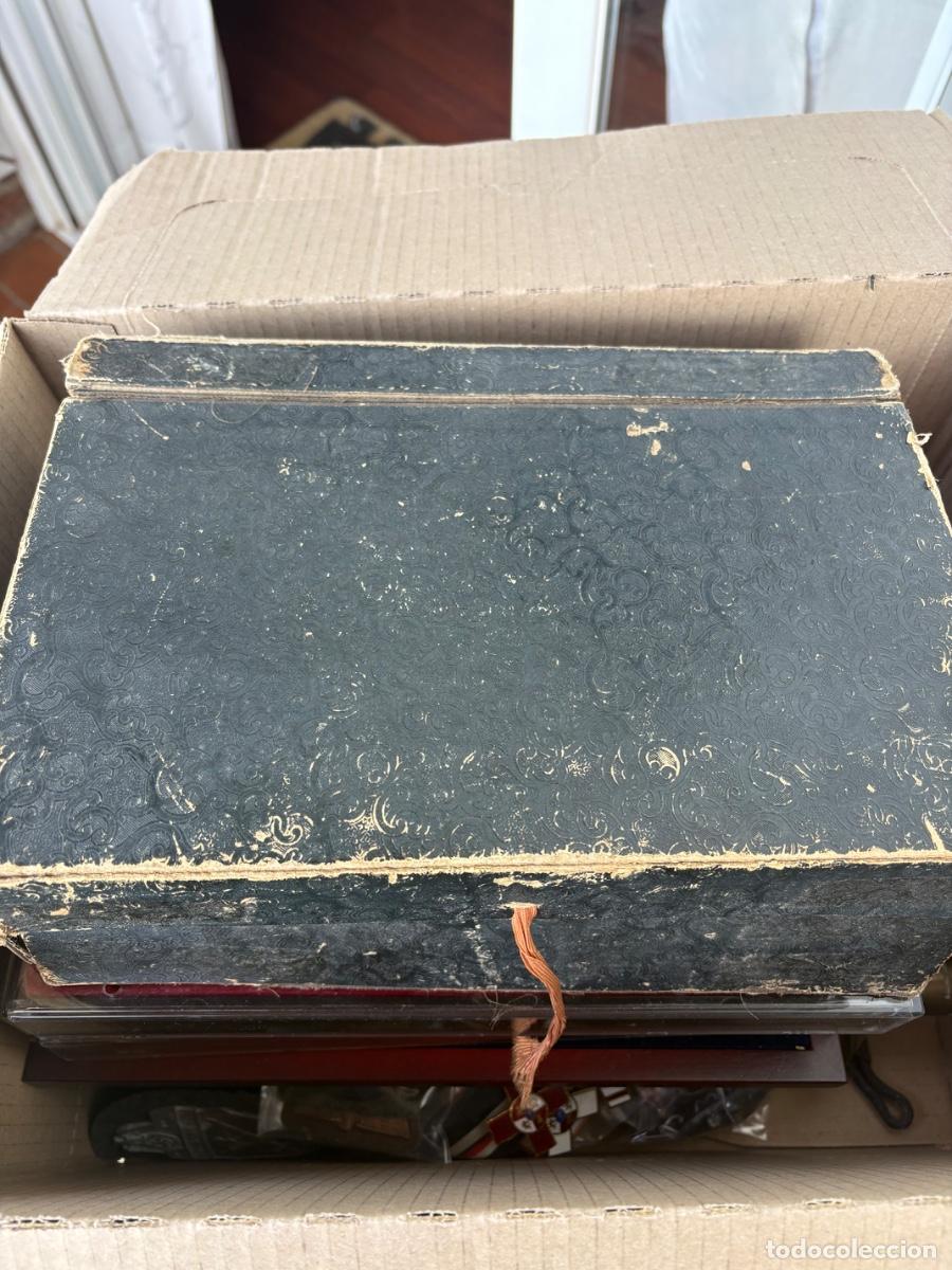 Militaria: Estuche con pareja charreteras de marina