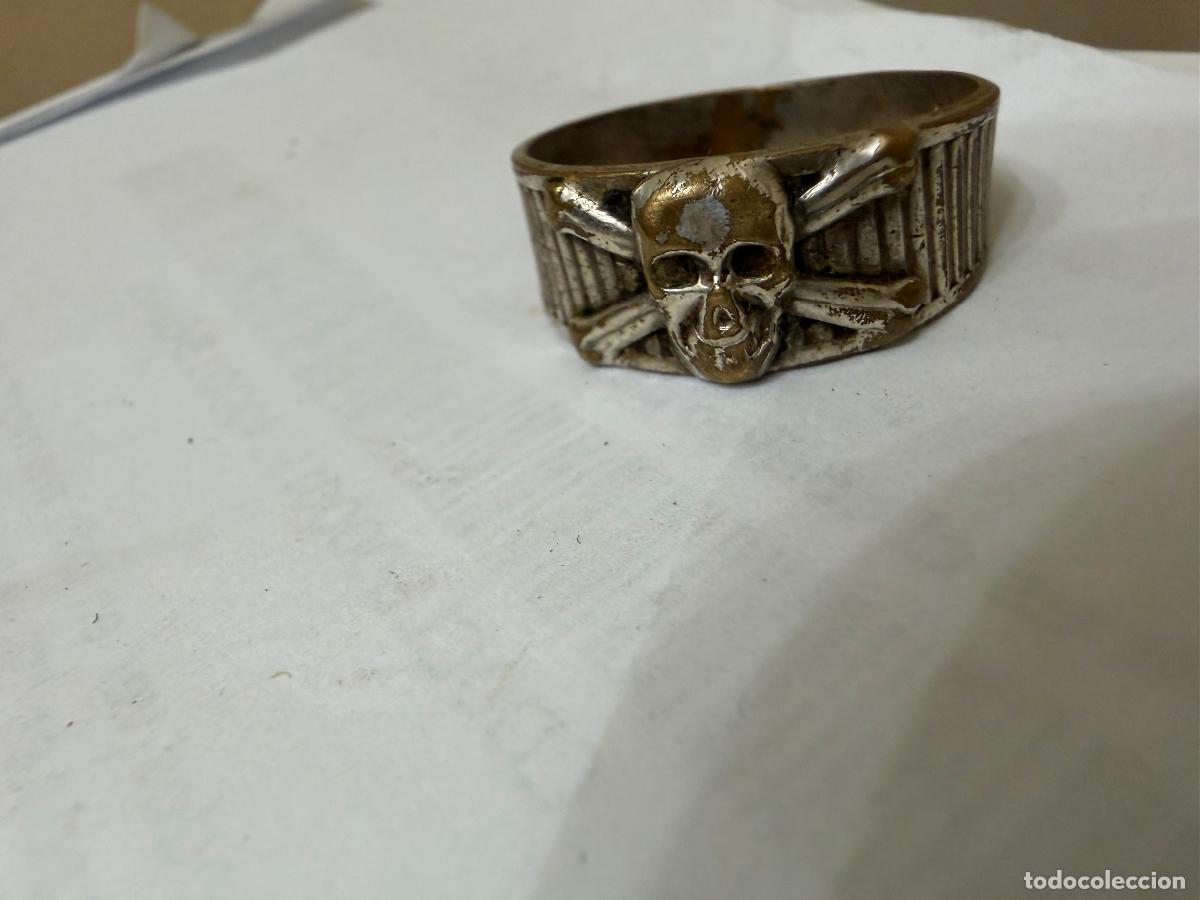 Militaria: Anillo calavera a identificar