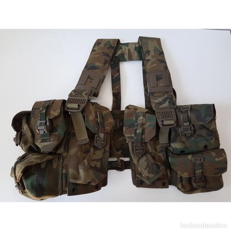 Militaria: CHALECO PECO (PORTA EQUIPO DE COMBATE).