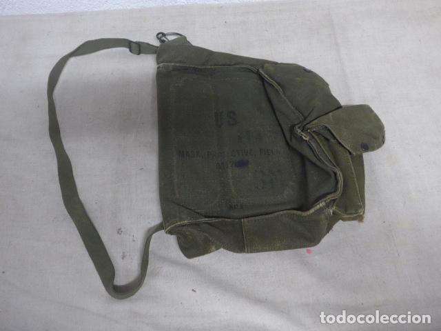 Militaria: Antiguo macuto o bolsa americana de mascara de gas, original, guerra vietnam