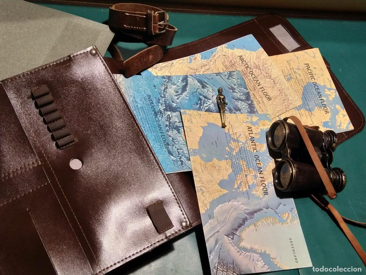 Military Antiques: Lote explorador vintage: portaplanos, prism&aacute;ticos, mapas
