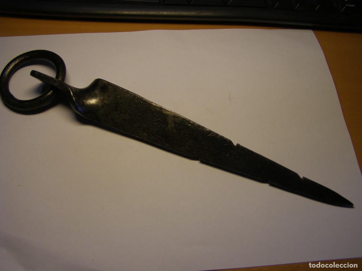 Militaria: Clavija o piqueta militar espa&ntilde;ola de escalada. A&ntilde;os 30.