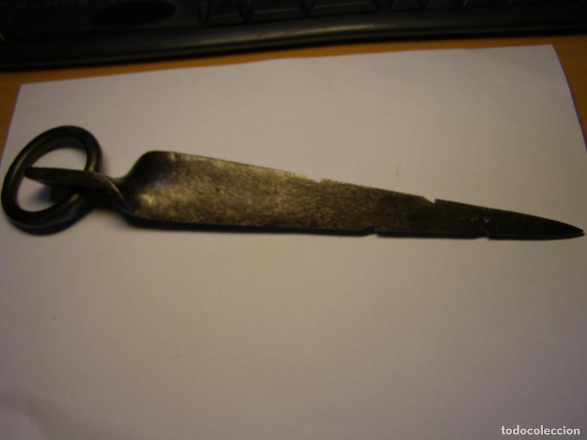Militaria: Clavija o piqueta militar espa&ntilde;ola de escalada. A&ntilde;os 30.