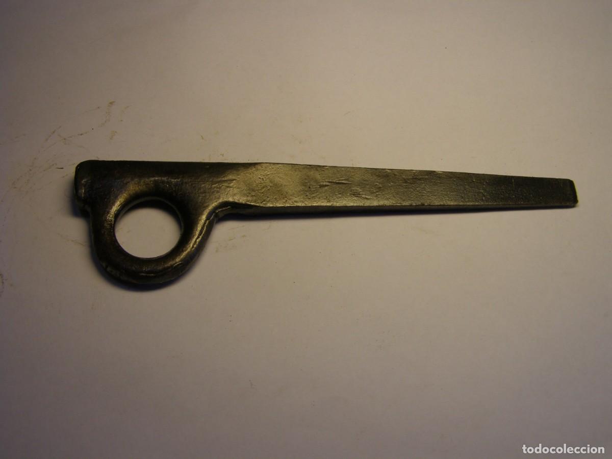 Militaria: Clavija militar espa&ntilde;ola de escalada. A&ntilde;os 30.