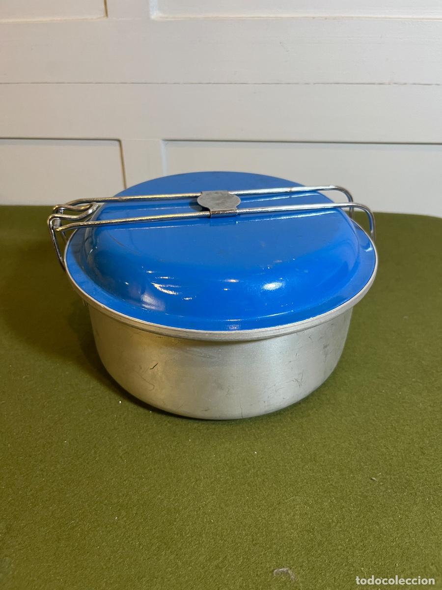 Militaria: Fiambrera militar vintage de aluminio con plato y tapa esmaltada azul &ndash; Camping Excursionismo