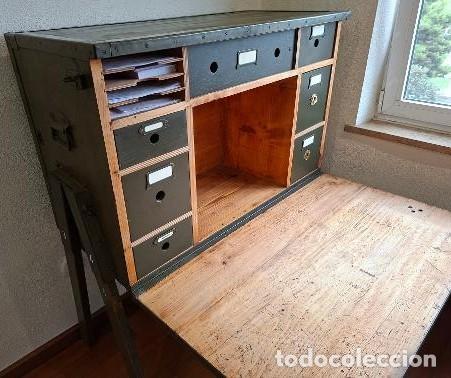 Militaria: Escritorio de campa&ntilde;a