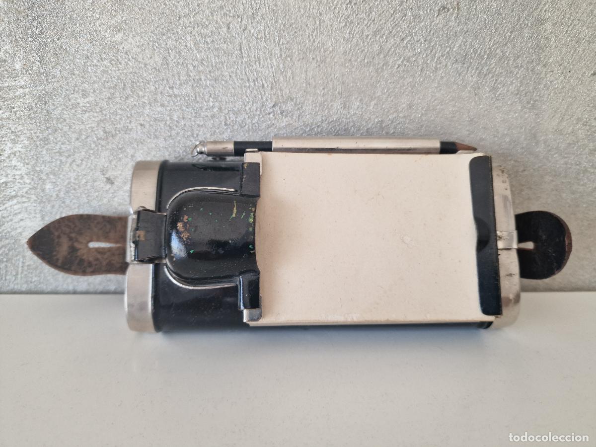 Militaria: Antigua Linterna de Petaca Alemana con Bloc de Notas WW2 - &rdquo;D.R.P. angem.&rdquo; - Rar&iacute;sima