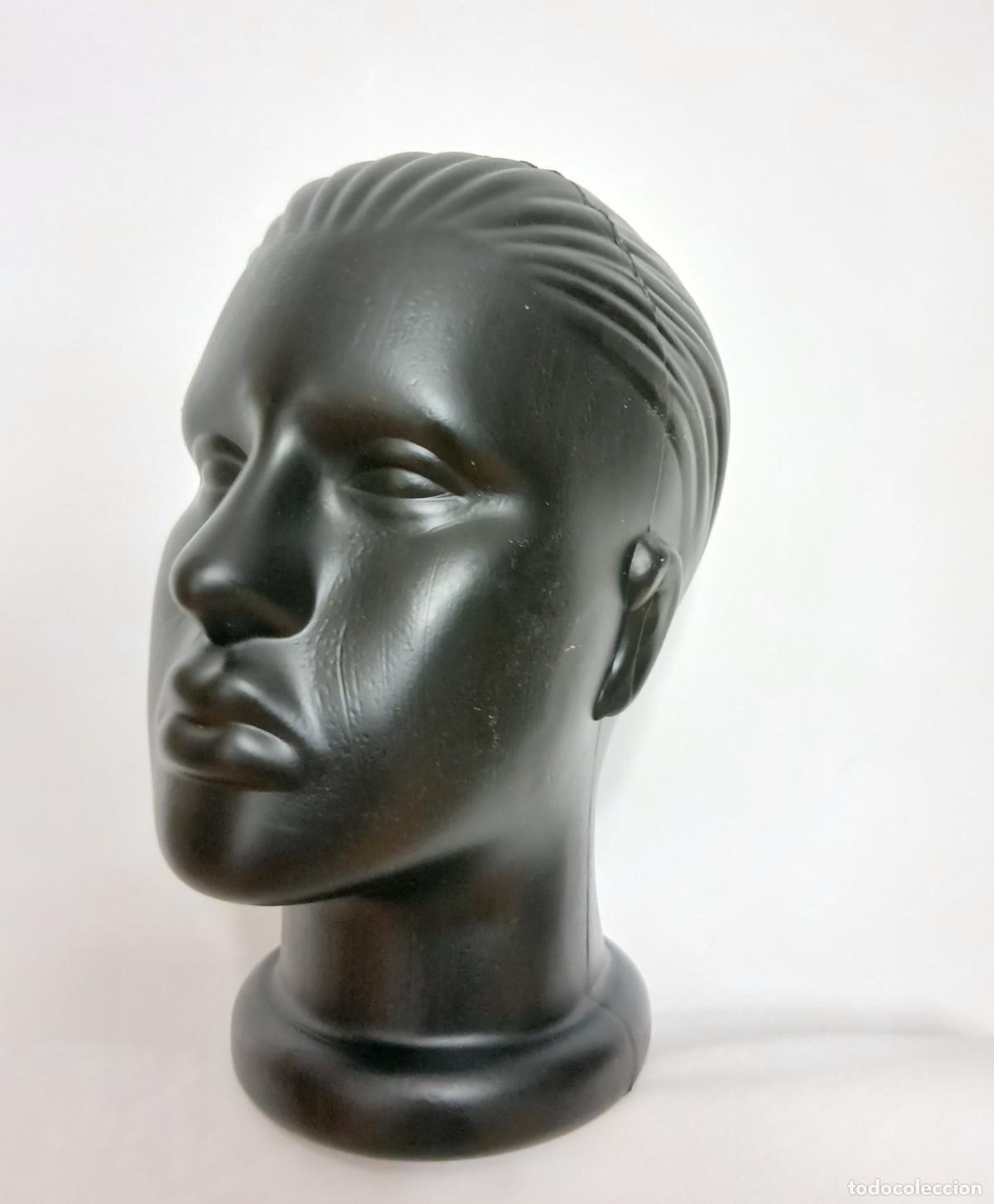 Militaria: Cabeza de maniqu&iacute; negra