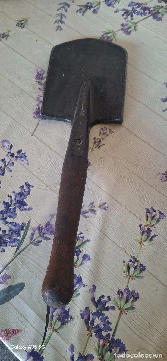 Militaria: Pala de combate o trinchera