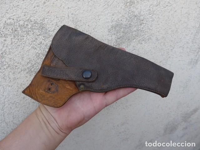 Militaria: ANTIGUA FUNDA PISTOLA CUERO MARRON