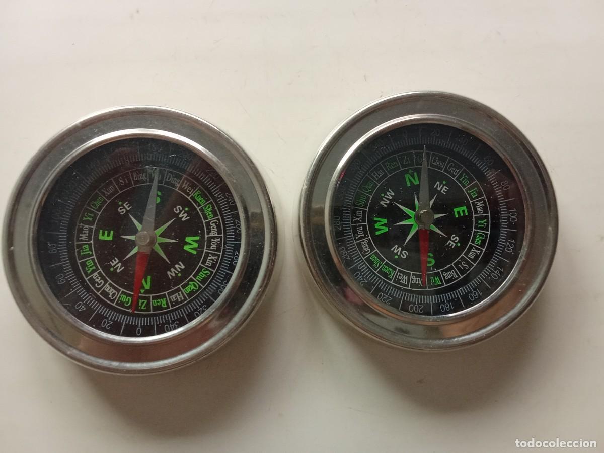 Militaria: 2 br&uacute;julas 8 cm de di&aacute;metro estado excelente