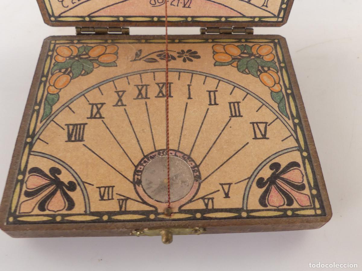 Militaria: BR&Uacute;JULA Y RELOJ DE SOL DE MADERA OBJETO DE COLECCI&Oacute;N - Foto 2