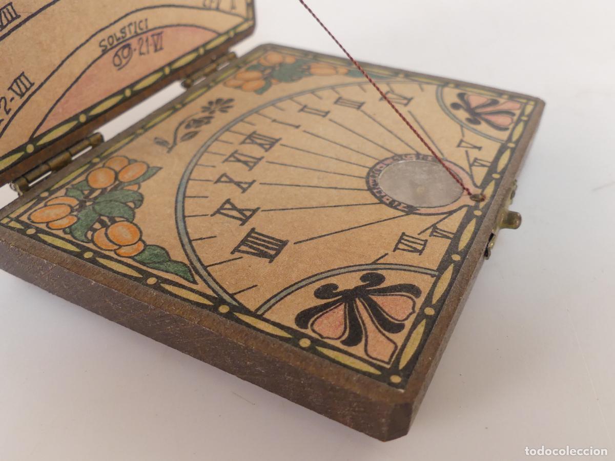 Militaria: BR&Uacute;JULA Y RELOJ DE SOL DE MADERA OBJETO DE COLECCI&Oacute;N - Foto 4