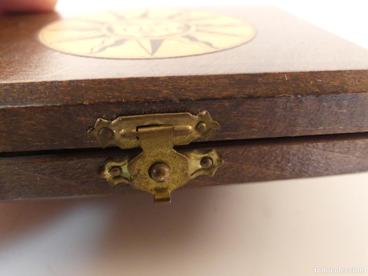 Militaria: BR&Uacute;JULA Y RELOJ DE SOL DE MADERA OBJETO DE COLECCI&Oacute;N - Foto 6