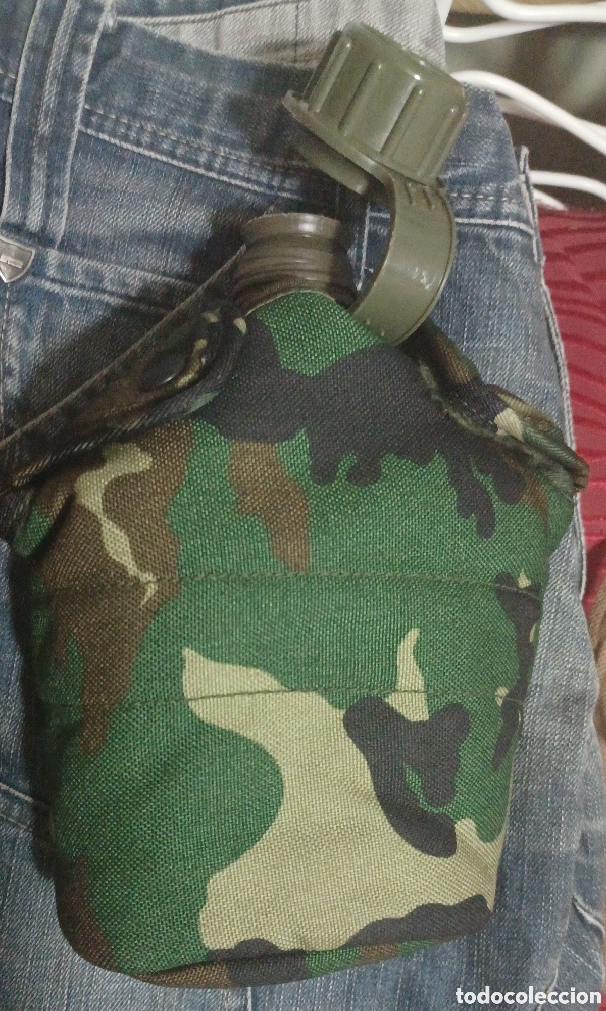 Militaria: CANTIMPLORA CON FUNDA CAMUFLAJE BOSCOSA CON ENGANCHE