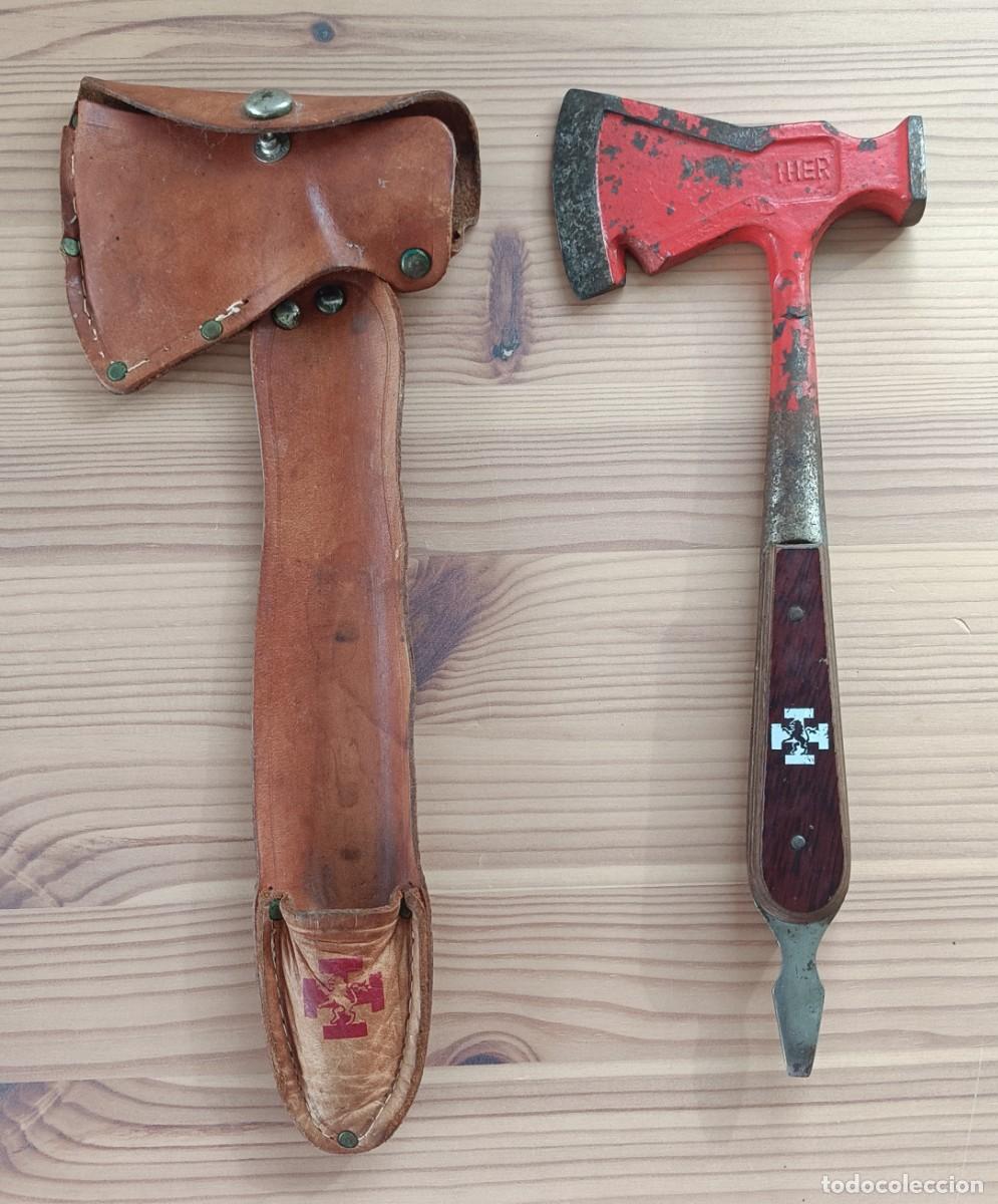 Militaria: Hacha Multiherramienta de la OJE, Marca IHER, Organizaci&oacute;n Juvenil Espa&ntilde;ola, Falange, con Funda