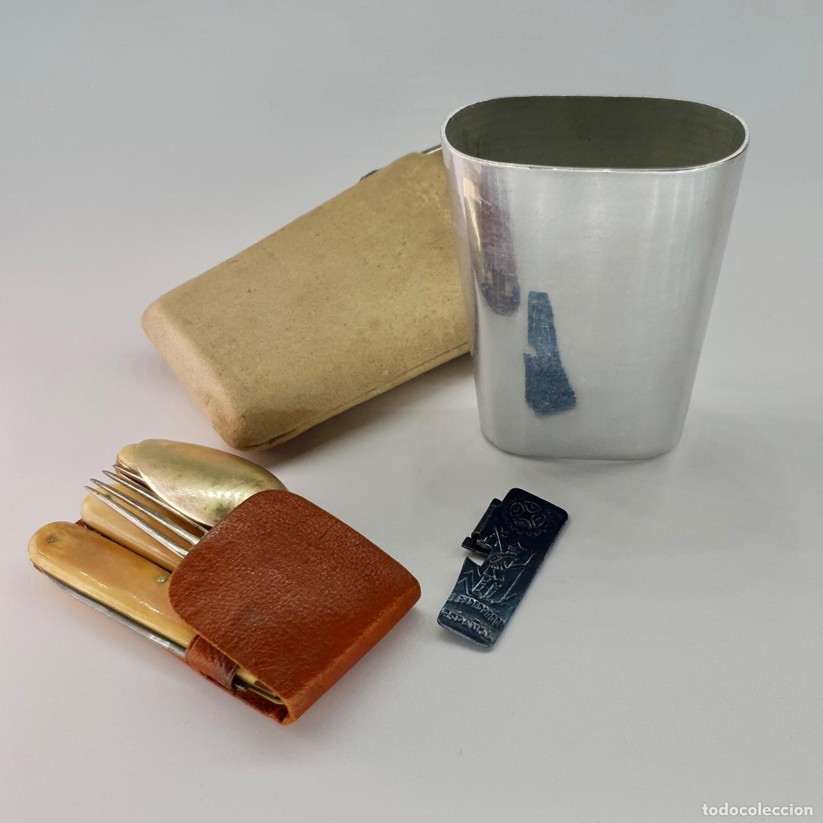 Militaria: Kit cubiertos campa&ntilde;a plegables, vaso y abrelatas Explorador Espa&ntilde;ol c.1920