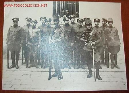 Militaria: Foto de un grupo de soldados de automovilismo, 17,5 x 13 cms.
