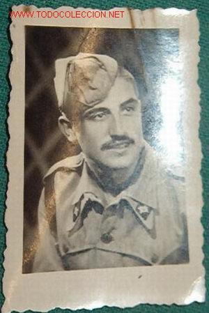 Militaria: Foto con escrito: paseandoe n barca por Port de la Selva, Junio de 1937, 4 x 6 cms.