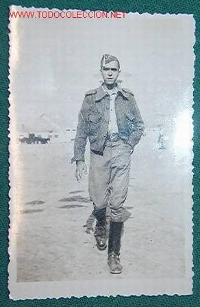 Militaria: Foto de soldado de caballer&iacute;a, con escrito posterior: Campamento B&eacute;tera 1941. 5,5 x 9 cm